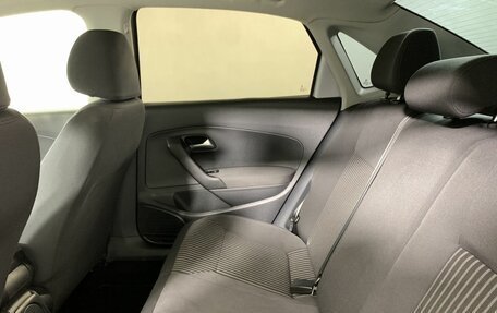 Volkswagen Polo VI (EU Market), 2011 год, 655 000 рублей, 18 фотография