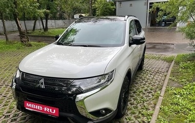 Mitsubishi Outlander III рестайлинг 3, 2022 год, 3 200 000 рублей, 1 фотография