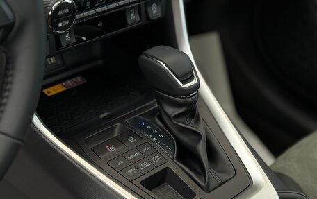Toyota RAV4, 2025 год, 3 750 000 рублей, 27 фотография
