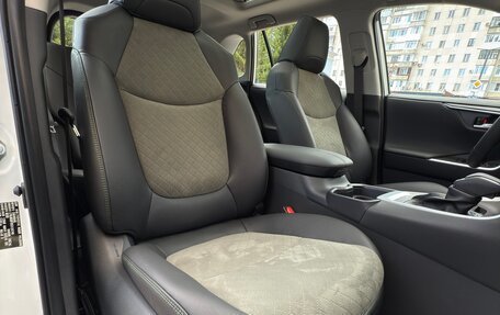 Toyota RAV4, 2025 год, 3 750 000 рублей, 35 фотография