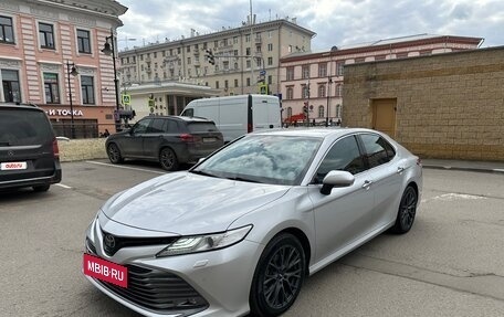 Toyota Camry, 2020 год, 3 499 000 рублей, 2 фотография