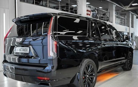 Cadillac Escalade V, 2022 год, 12 399 999 рублей, 5 фотография