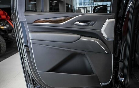 Cadillac Escalade V, 2022 год, 12 399 999 рублей, 15 фотография