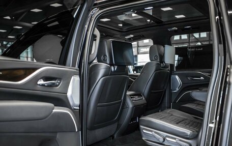 Cadillac Escalade V, 2022 год, 12 399 999 рублей, 18 фотография