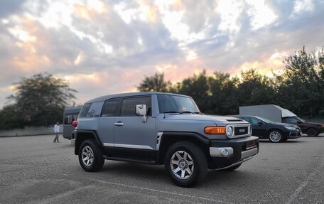 Toyota FJ Cruiser, 2022 год, 5 800 000 рублей, 2 фотография