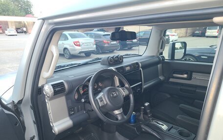 Toyota FJ Cruiser, 2022 год, 5 800 000 рублей, 9 фотография