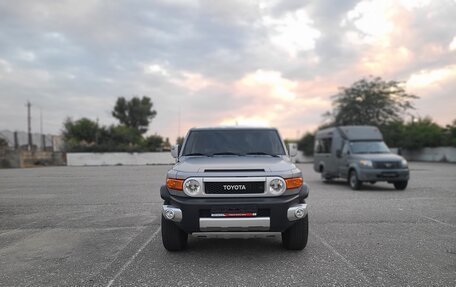 Toyota FJ Cruiser, 2022 год, 5 800 000 рублей, 4 фотография
