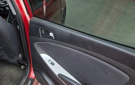 Hyundai Solaris II рестайлинг, 2013 год, 720 000 рублей, 12 фотография