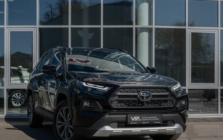 Toyota RAV4, 2024 год, 4 200 000 рублей, 3 фотография