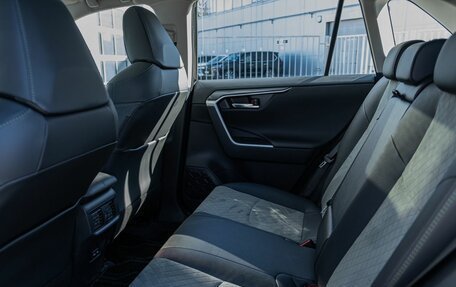 Toyota RAV4, 2024 год, 4 200 000 рублей, 13 фотография