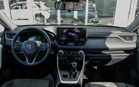 Toyota RAV4, 2024 год, 4 200 000 рублей, 15 фотография