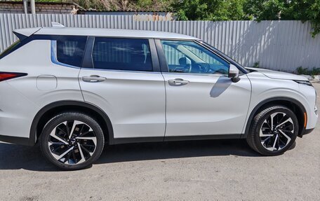Mitsubishi Outlander, 2021 год, 3 490 000 рублей, 4 фотография