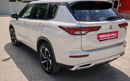 Mitsubishi Outlander, 2021 год, 3 490 000 рублей, 7 фотография