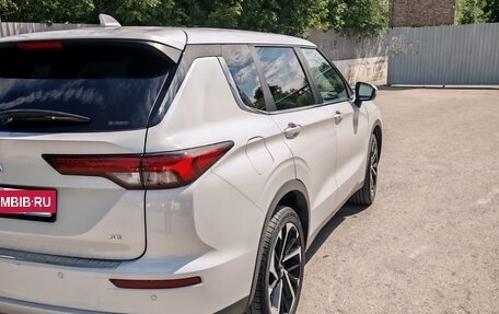 Mitsubishi Outlander, 2021 год, 3 490 000 рублей, 5 фотография