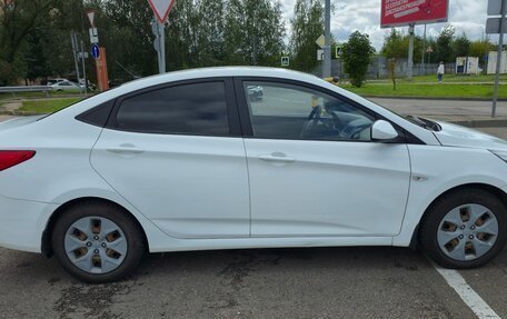 Hyundai Solaris II рестайлинг, 2016 год, 1 000 000 рублей, 3 фотография