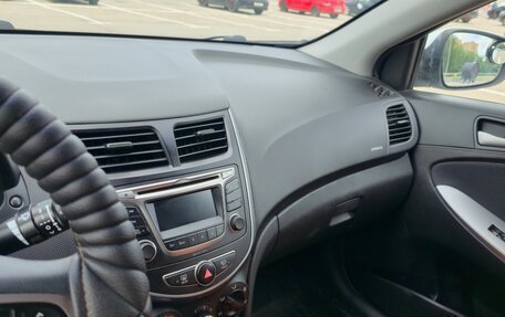 Hyundai Solaris II рестайлинг, 2016 год, 1 000 000 рублей, 8 фотография