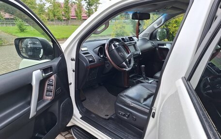 Toyota Land Cruiser Prado 150 рестайлинг 2, 2015 год, 3 600 000 рублей, 5 фотография
