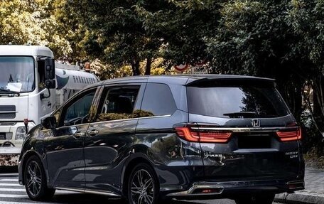 Honda Odyssey IV, 2022 год, 3 220 000 рублей, 2 фотография