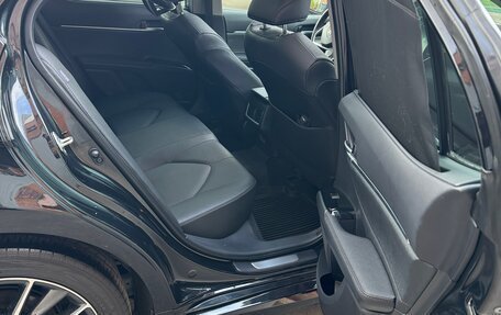 Toyota Camry, 2023 год, 3 700 000 рублей, 10 фотография