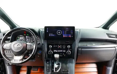 Lexus LM I, 2022 год, 11 700 035 рублей, 2 фотография
