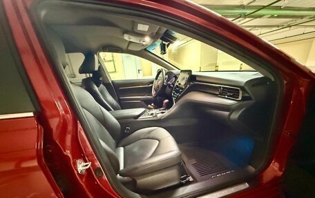 Toyota Camry, 2021 год, 3 950 000 рублей, 5 фотография