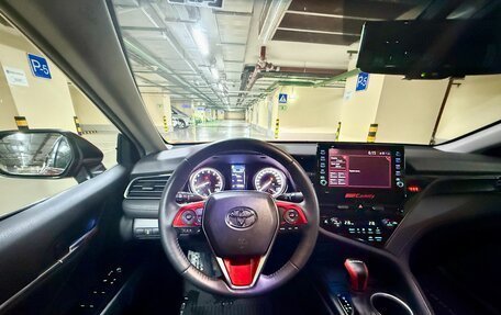 Toyota Camry, 2021 год, 3 950 000 рублей, 7 фотография