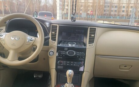 Infiniti QX70, 2015 год, 2 760 000 рублей, 7 фотография