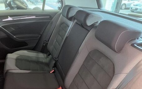 Volkswagen Golf VII, 2017 год, 1 050 998 рублей, 15 фотография