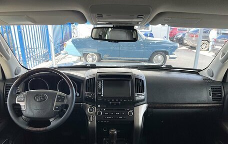 Toyota Land Cruiser 200, 2010 год, 2 999 000 рублей, 10 фотография