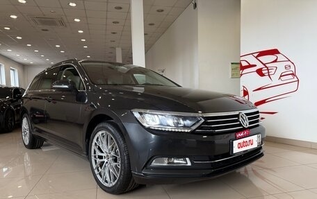 Volkswagen Passat B8 рестайлинг, 2018 год, 1 985 000 рублей, 3 фотография
