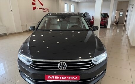 Volkswagen Passat B8 рестайлинг, 2018 год, 1 985 000 рублей, 2 фотография