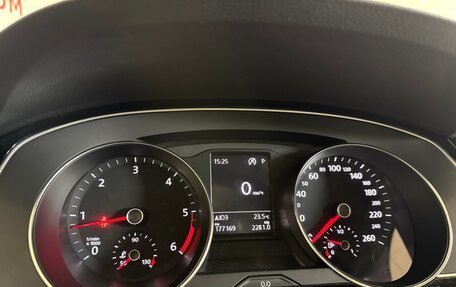 Volkswagen Passat B8 рестайлинг, 2018 год, 1 985 000 рублей, 10 фотография