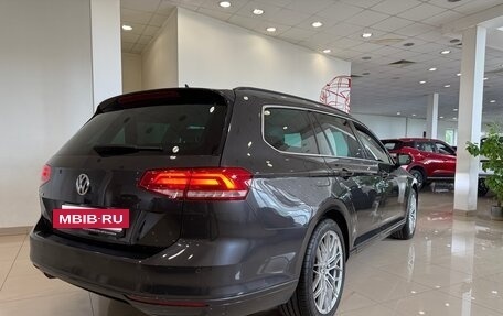 Volkswagen Passat B8 рестайлинг, 2018 год, 1 985 000 рублей, 4 фотография