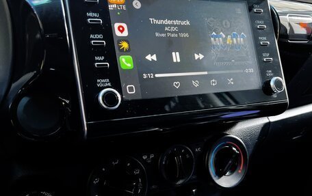 Toyota Hilux VIII, 2021 год, 3 600 000 рублей, 6 фотография