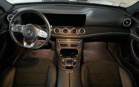 Mercedes-Benz E-Класс, 2019 год, 3 430 000 рублей, 9 фотография