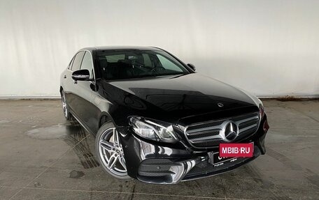 Mercedes-Benz E-Класс, 2019 год, 3 430 000 рублей, 3 фотография