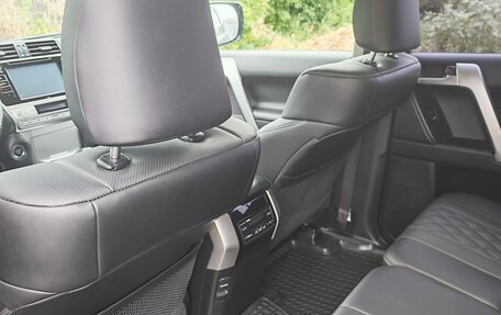 Toyota Land Cruiser Prado 150 рестайлинг 2, 2020 год, 4 990 000 рублей, 7 фотография