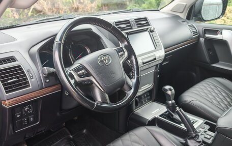 Toyota Land Cruiser Prado 150 рестайлинг 2, 2020 год, 4 990 000 рублей, 8 фотография