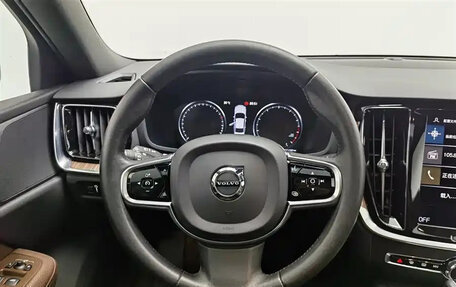 Volvo S60 III, 2021 год, 1 900 000 рублей, 9 фотография