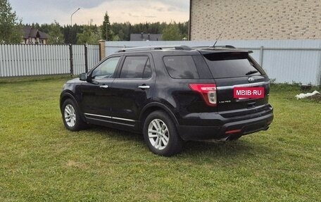 Ford Explorer VI, 2013 год, 1 800 000 рублей, 2 фотография