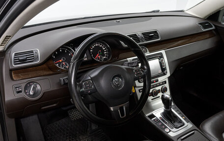 Volkswagen Passat B7, 2013 год, 1 369 000 рублей, 11 фотография
