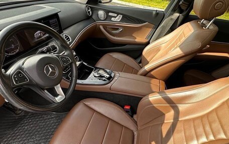 Mercedes-Benz E-Класс, 2017 год, 3 177 000 рублей, 5 фотография