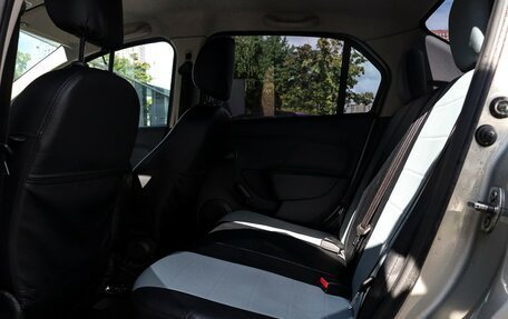 Renault Logan II, 2017 год, 767 000 рублей, 10 фотография