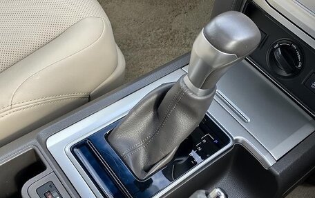 Toyota Land Cruiser Prado 150 рестайлинг 2, 2016 год, 2 340 333 рублей, 14 фотография