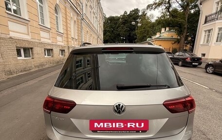 Volkswagen Tiguan II, 2019 год, 2 450 000 рублей, 2 фотография