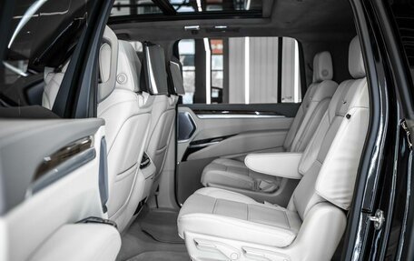 Cadillac Escalade V, 2025 год, 23 370 000 рублей, 15 фотография