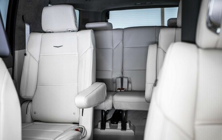 Cadillac Escalade V, 2025 год, 23 370 000 рублей, 30 фотография