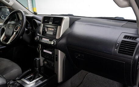 Toyota Land Cruiser Prado 150 рестайлинг 2, 2010 год, 2 650 000 рублей, 16 фотография