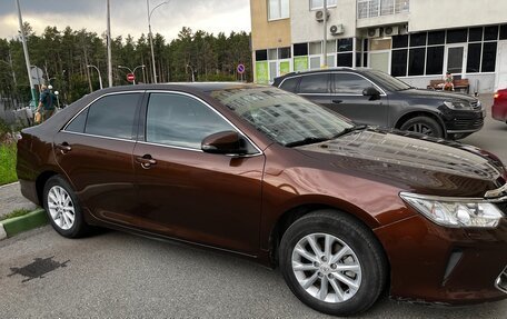 Toyota Camry, 2017 год, 2 590 000 рублей, 4 фотография