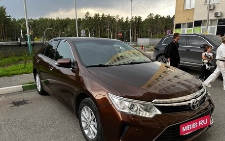 Toyota Camry, 2017 год, 2 590 000 рублей, 2 фотография